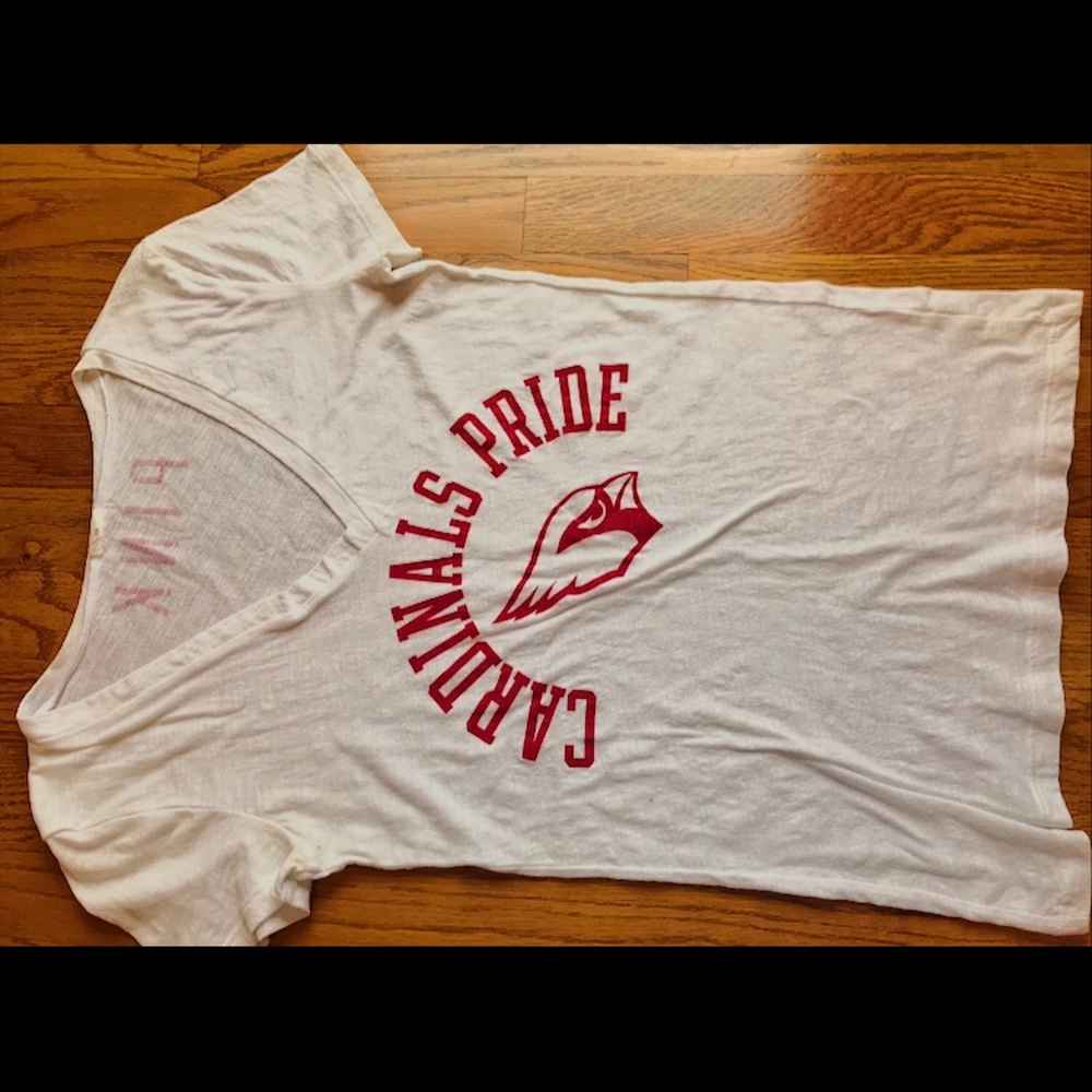 VS PINK, Cardinals V-neck